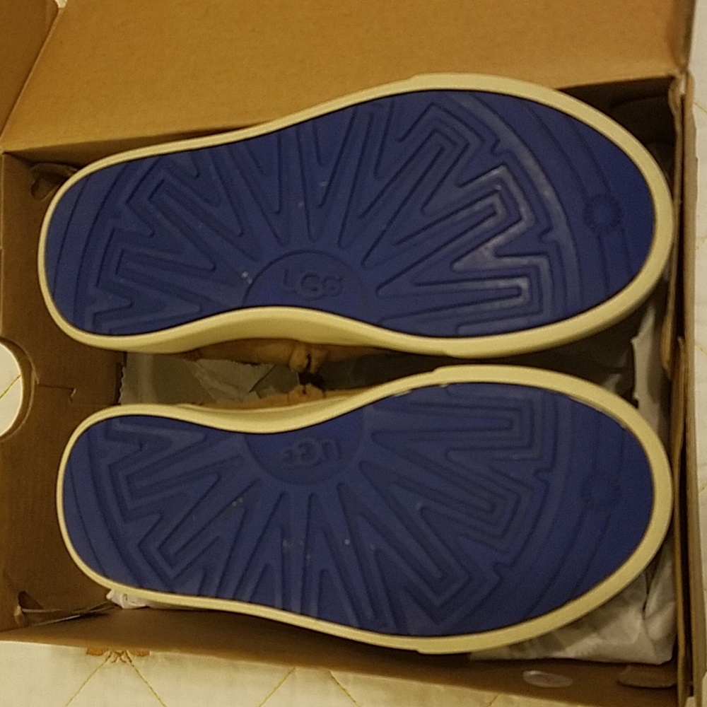 UGG T Jayes Sneakers Size 11 - Picture 4 of 4